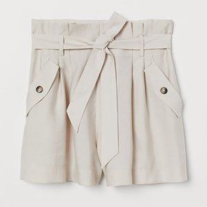 NWT H&M Paper Bag Shorts in Cream Size 14
